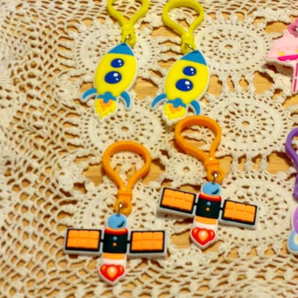 Back to School or Party Favors, Set of 12 new kid's backpack accessories - Picture 2 of 5